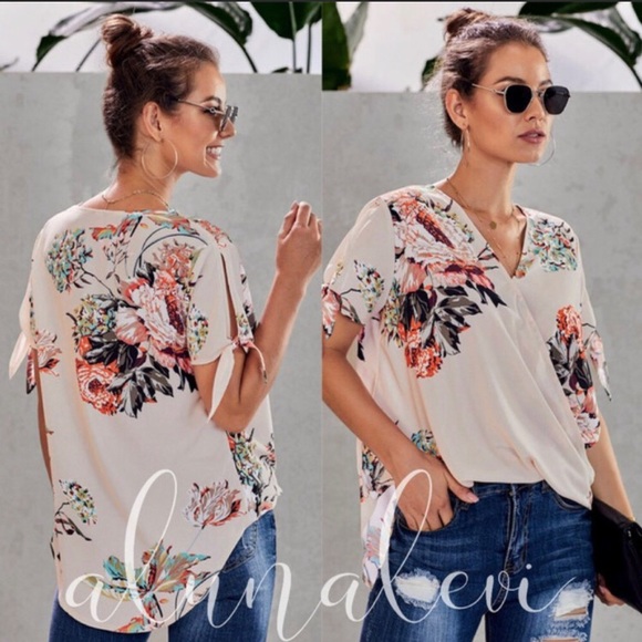 NWT Floral Print Blouse - Picture 2 of 2